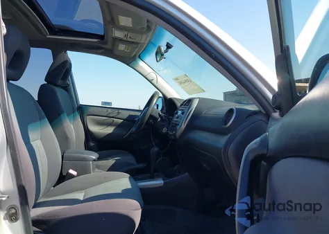 2004 Toyota Rav4 z USA, uszkodzony, nr VIN JTEGD20V240014784